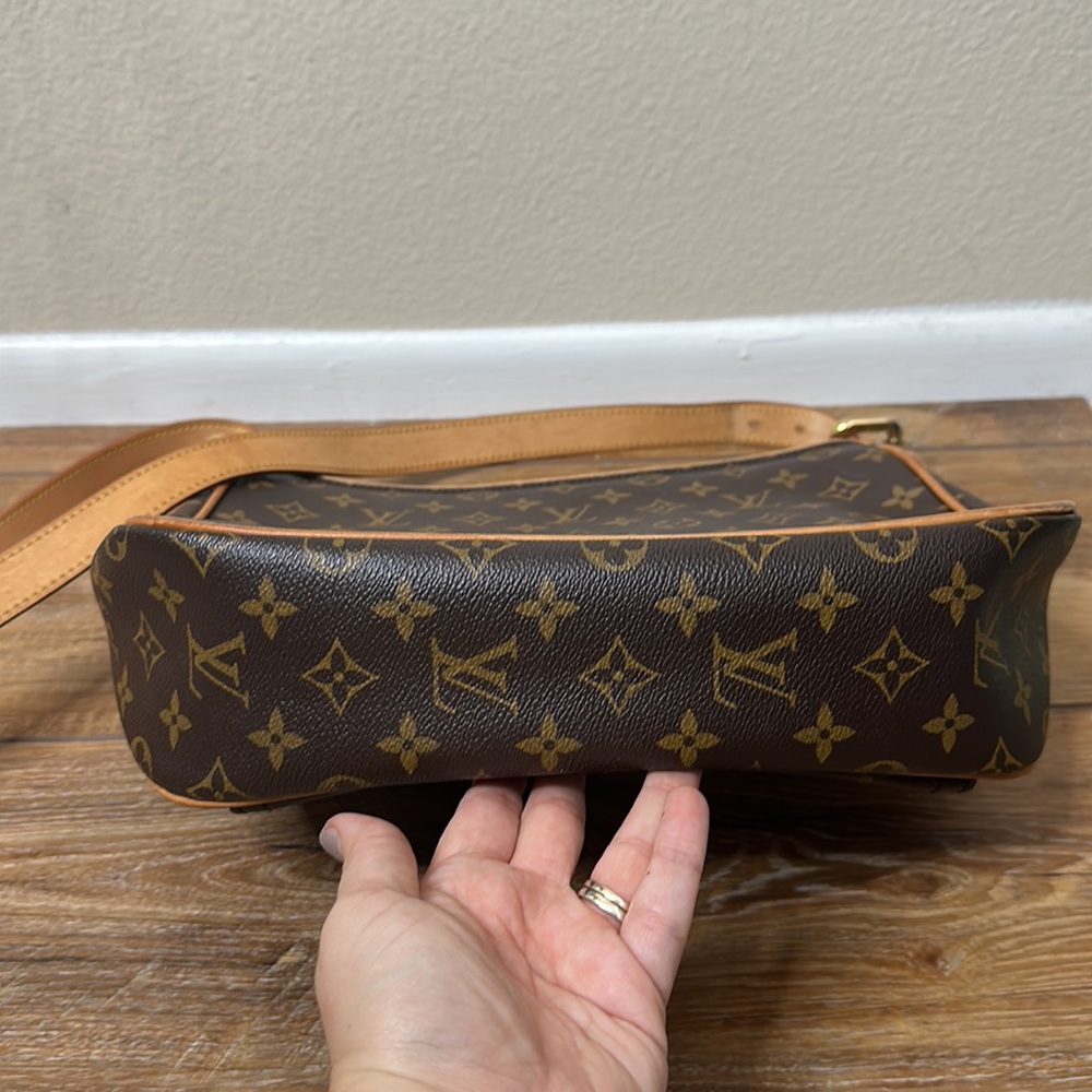 Louis Vuitton Monogram Hudson GM Bag‎ - Picture 7 of 15